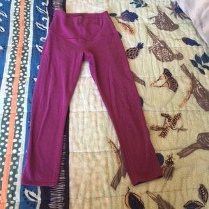 Lululemon Yoga crops 4